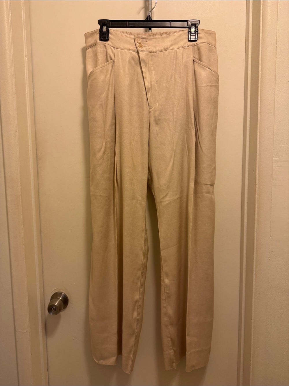 Woman’s Cream Linen Pleated Dress Pants